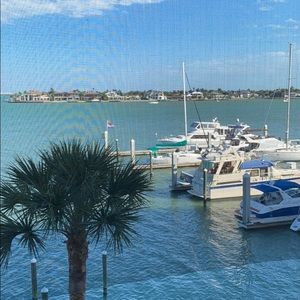 Meet your Posher, Erasmo